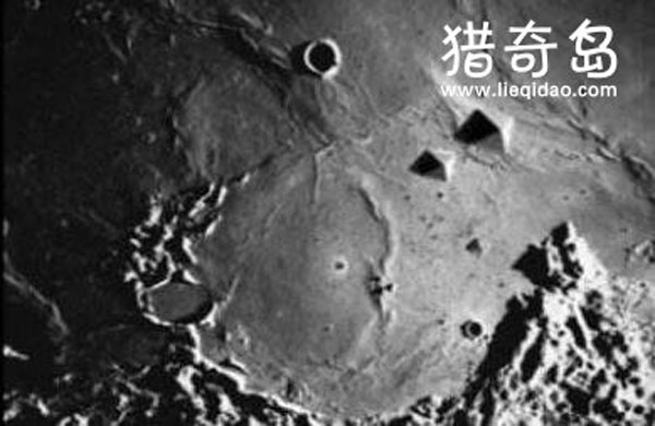 中国受到外星人警告，美俄让中国不要碰月球