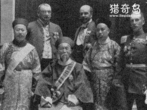 四川最后的农民皇帝，张清安的6个老婆的照片(判刑入狱)