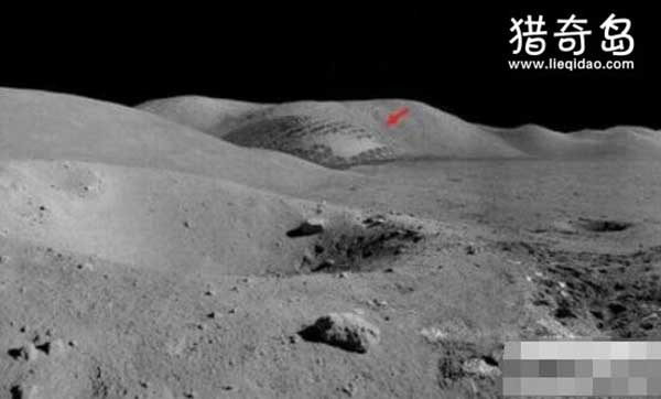 霍金警告中国不要登月，外星人在月球的背面(造谣)