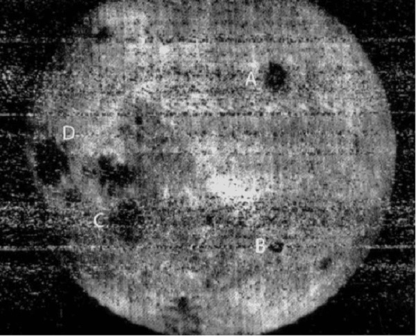 月球背面发现4个诡异黑点