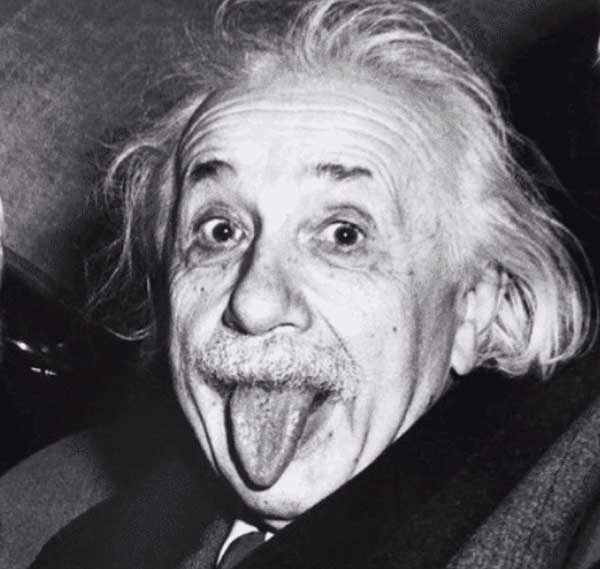 爱因斯坦为什么只有半身照，看到他穿的鞋子秒懂！