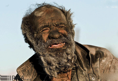 世界最长事件不洗澡第一人,伊朗男子长达60年没洗