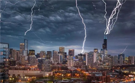 芝加哥惊现向上闪电,具体是怎么回事呢?