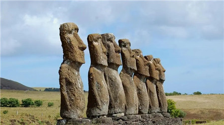 智利复活节岛石像之谜,疑似公元400年左右的人所雕刻
