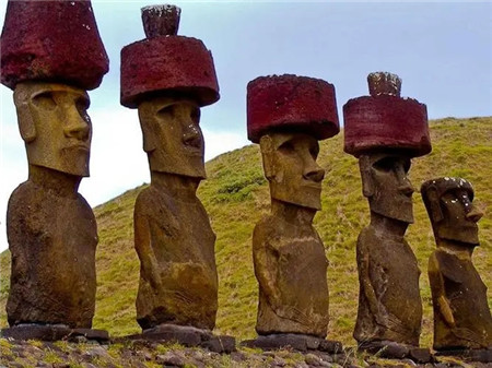 智利复活节岛石像之谜,疑似公元400年左右的人所雕刻