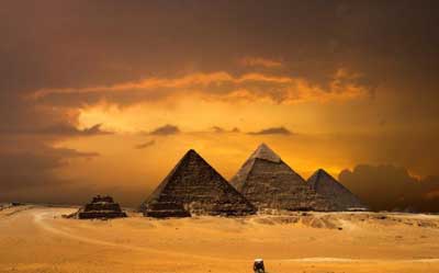 埃及金字塔上的巨石是怎么建成的?连专家都大吃一惊?