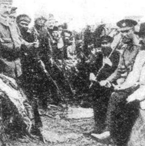 揭秘江东六十四屯惨案，俄国士兵驱赶居民到大屋中后活活烧死