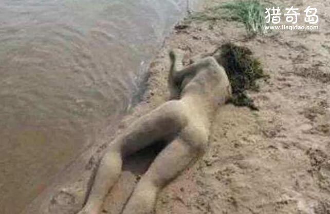 泰晤士河裸体女尸案，数名女性被害/死亡方式如出一辙